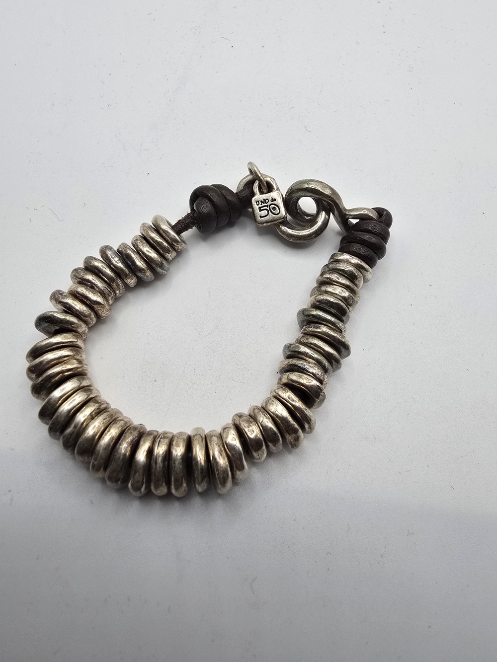 UNO de 50 Silver Bead and Brown Leather Bracelet - Picture 3 of 7